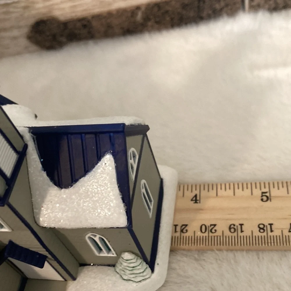 Hallmark Keepsake 2019 All Are Welcome Ornament